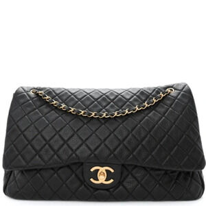 CHANEL QUILTED XXL TRAVEL FLACK 
BLACK
